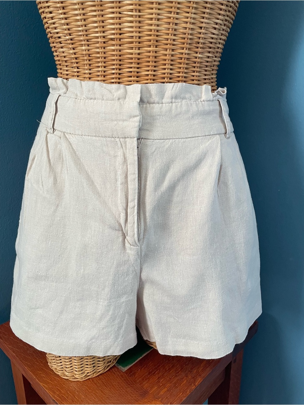 HAVE Linen Blend Shorts High Waisted Paper Bag Waistline Size Large